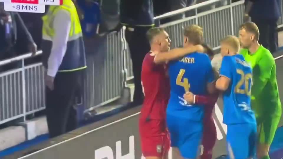 报告此事, 对门将犯规